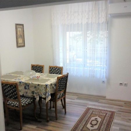 Apartman Veljic Nis Bagian luar foto